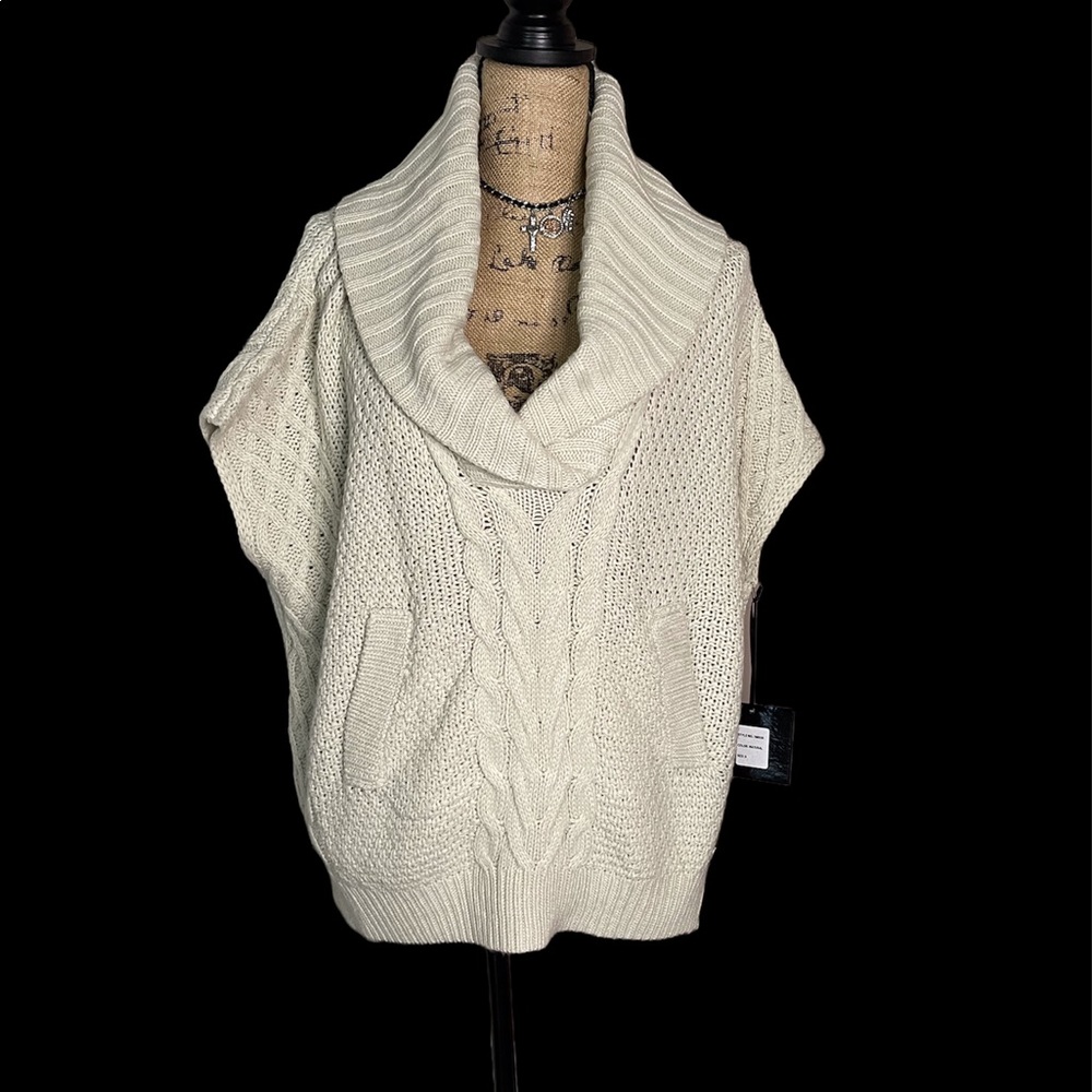 Cliche sweater Shawl - Size Small NWT